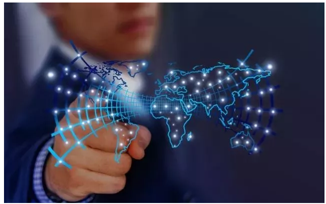 中小学人工智能技术与工程素养教育——“鼓励”走进智能社会